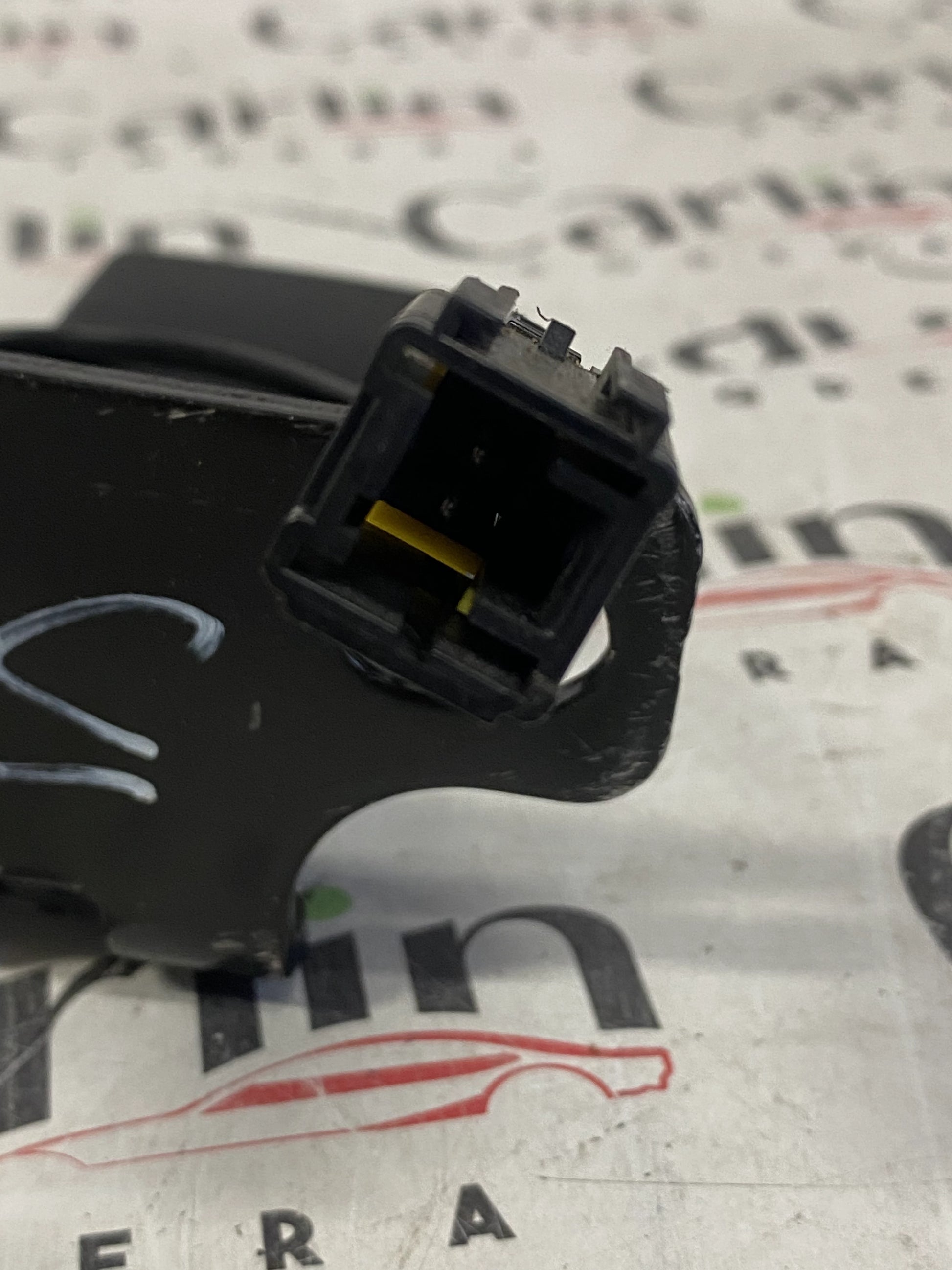 Aggancio Cintura Sicurezza Posteriore Centrale FIAT 500X (334) – Cod. 7356560270 5