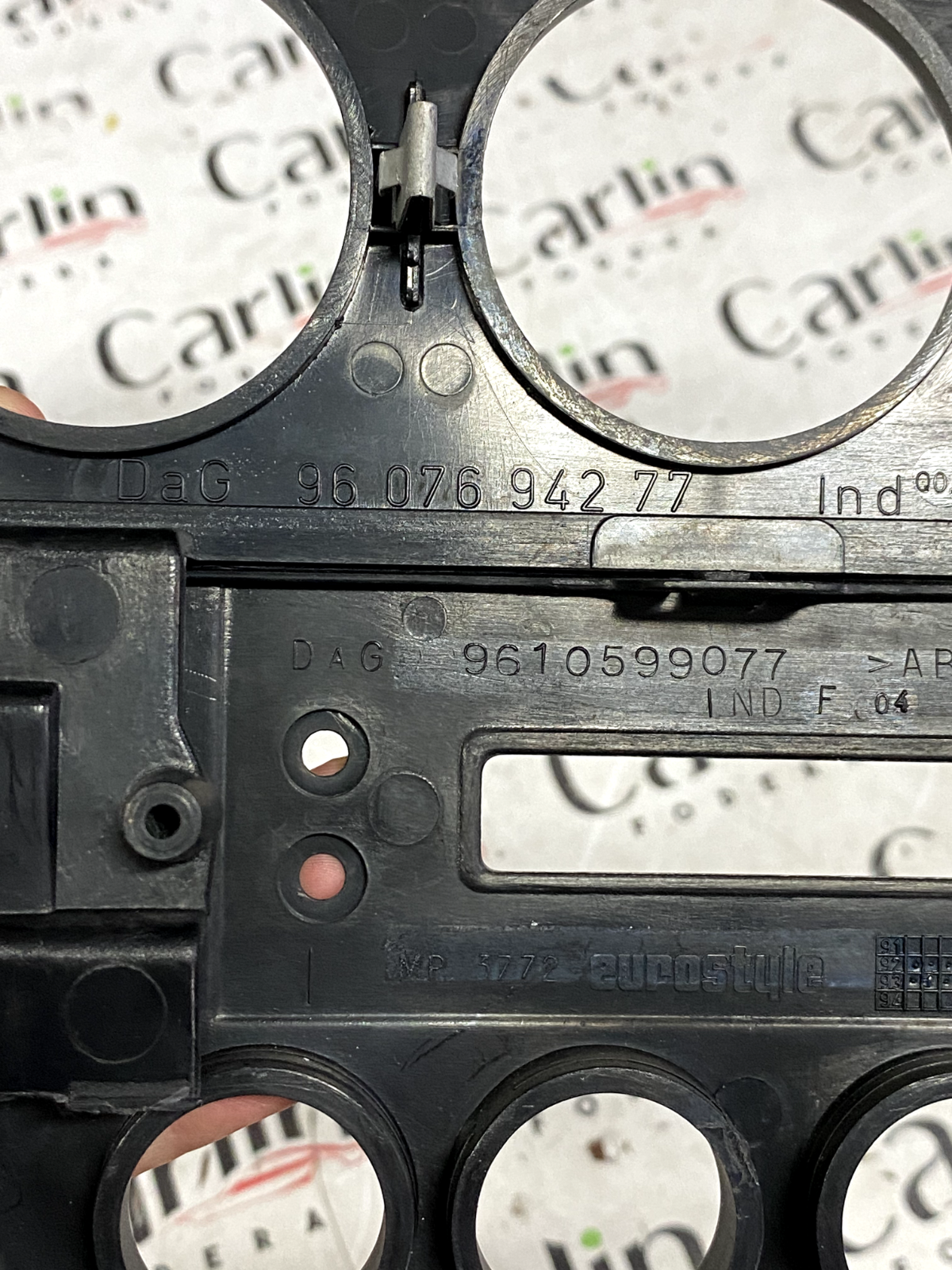 Console Centrale PEUGEOT 306 9607694277 detail