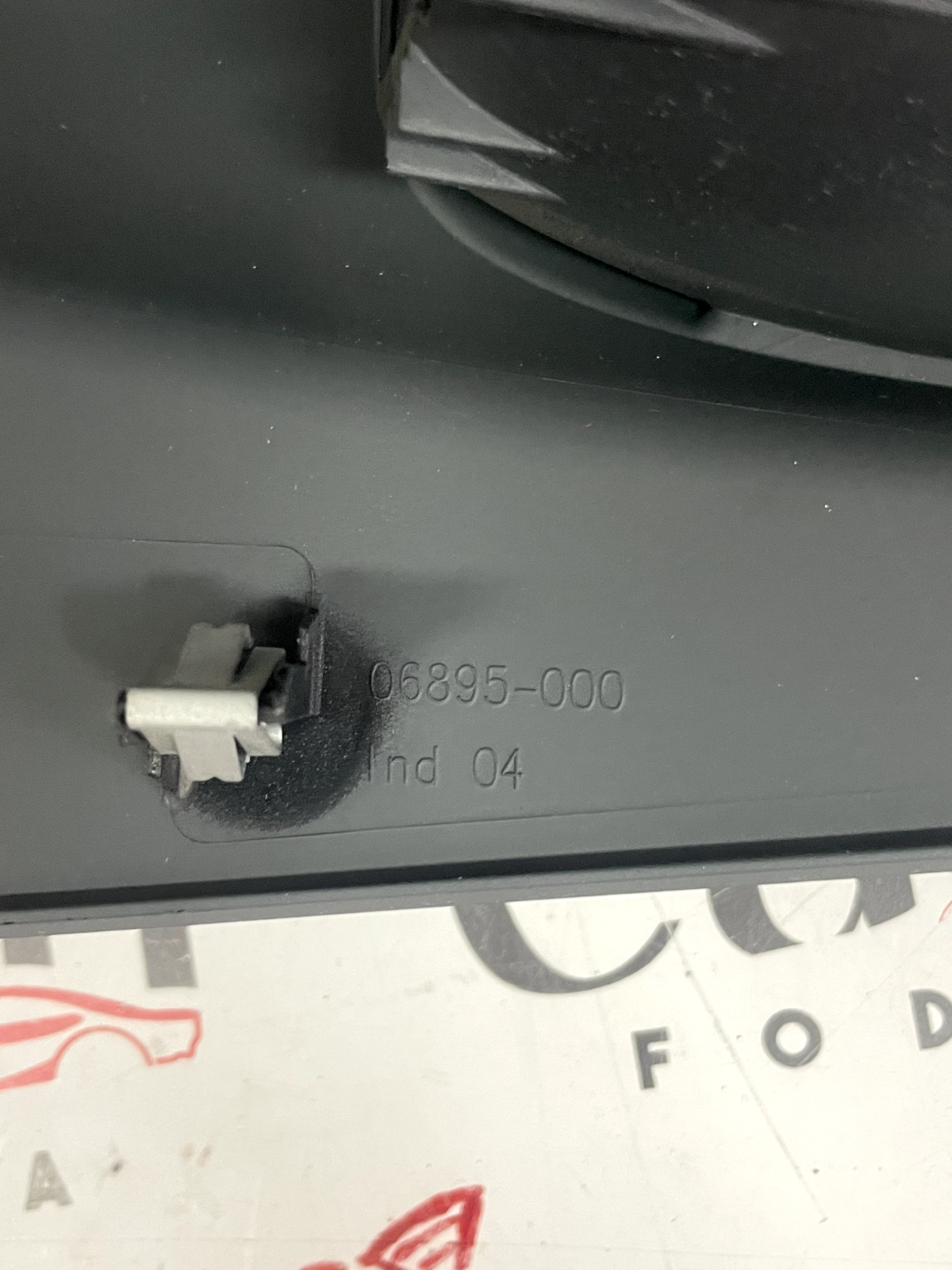 Cornice Schermo LCD Cruscotto Ford Fiesta Mk6/7 8A61A045N56AFW detail 2