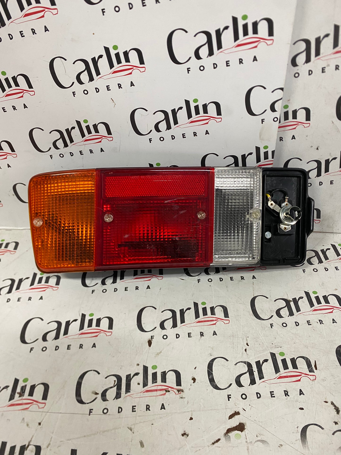 1340496080 3FANALE_POSTERIORE_SINISTRO_FIAT_127_L_CL_C_44173532_CON_PORTALAMPADA_3 3