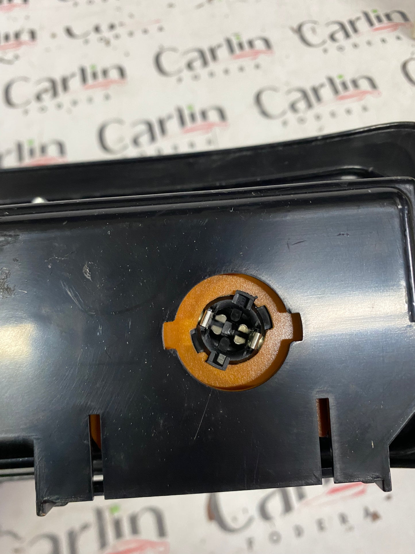 FANALE_POSTERIORE_SINISTRO_FIAT_127_L_CL_C_44173532_CON_PORTALAMPADA_3 5