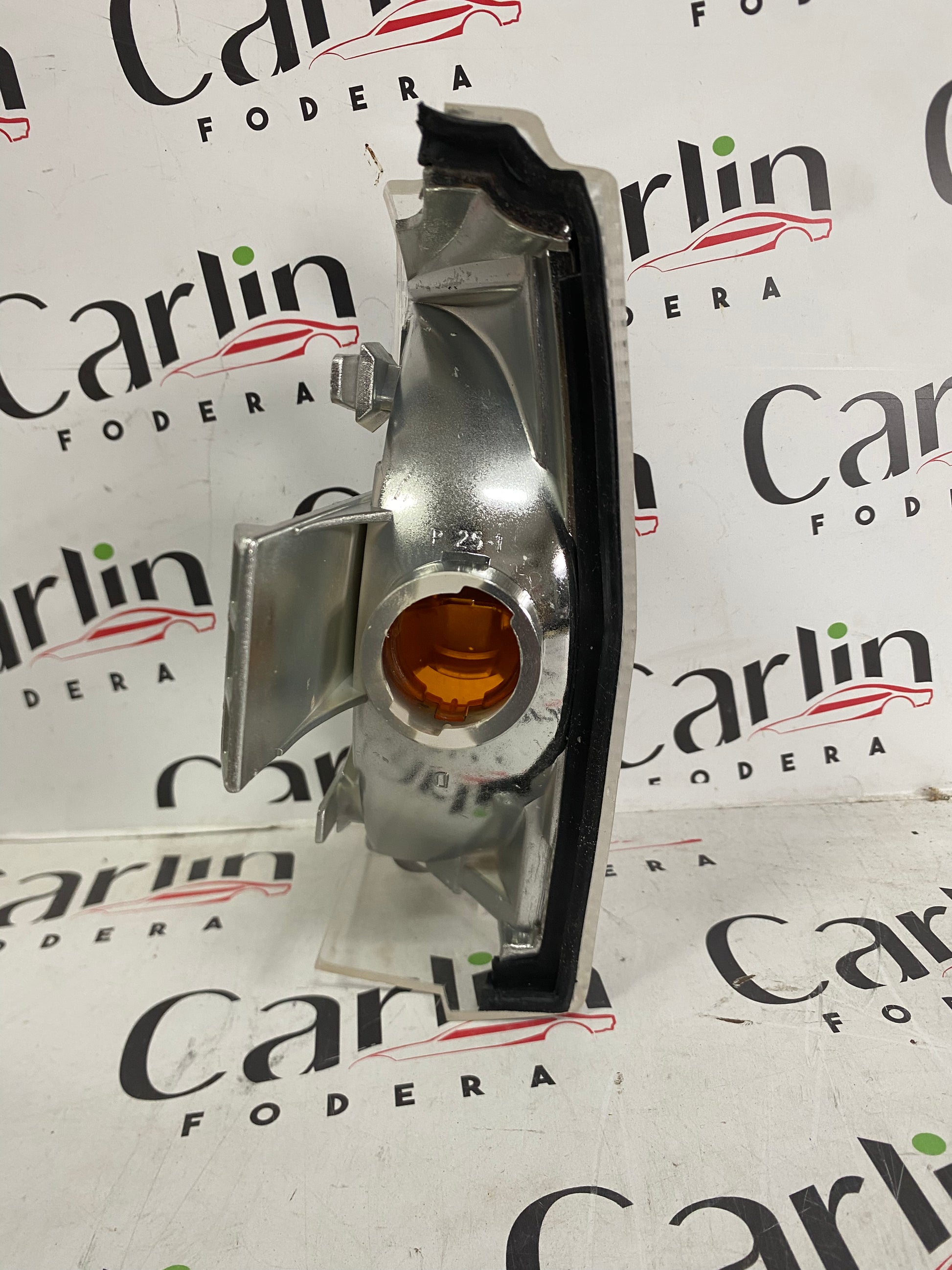 FANALINO FRECCIA ANTERIORE DESTRO – FIAT CROMA (1985-1990) – 10.072.120 4