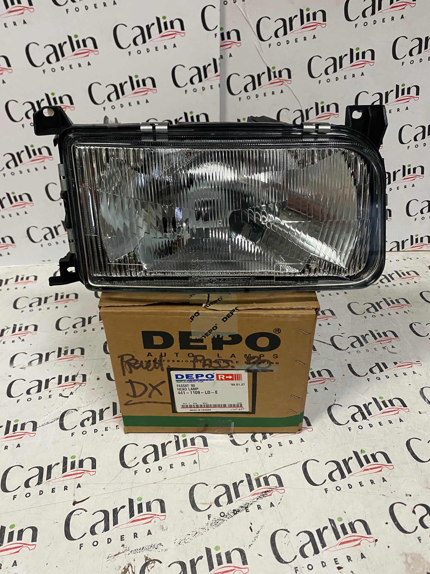 FARO ANTERIORE SINISTRO – VOLKSWAGEN PASSAT – DEPO 441-1109-LD-E