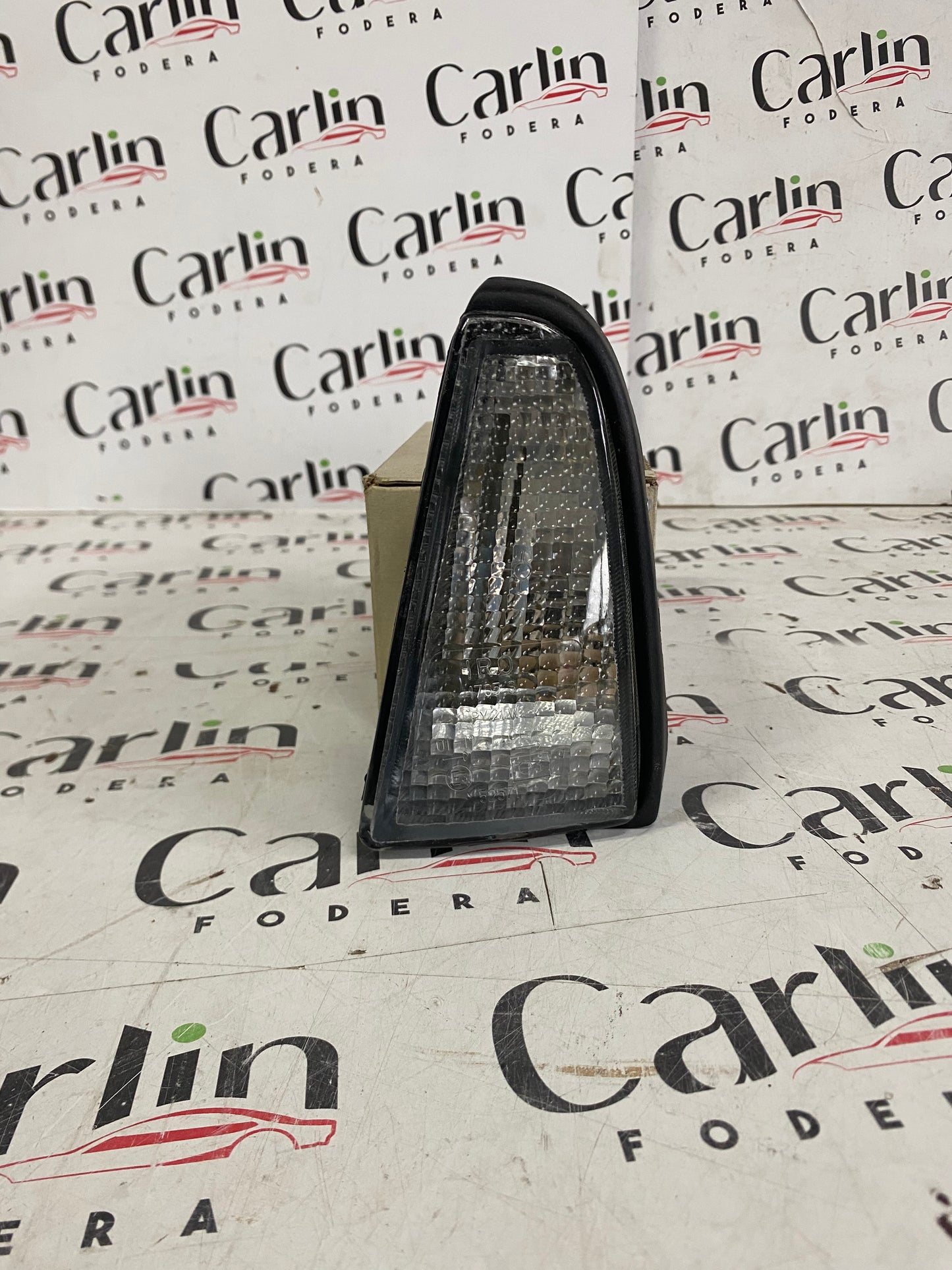 FRECCIA ANTERIORE SINISTRA FUMÉ – FIAT CINQUECENTO SPORTING – 10105000