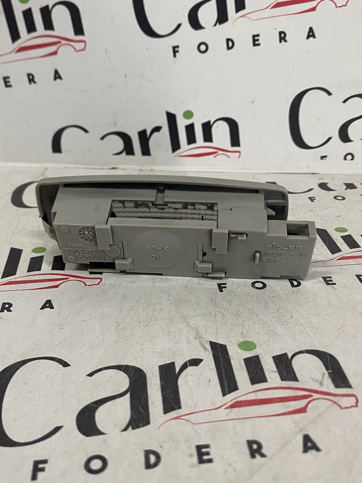 Fanale Posteriore Interno VW Golf Mk4 – Cod. 3B094729 | Compatibile Passat 3