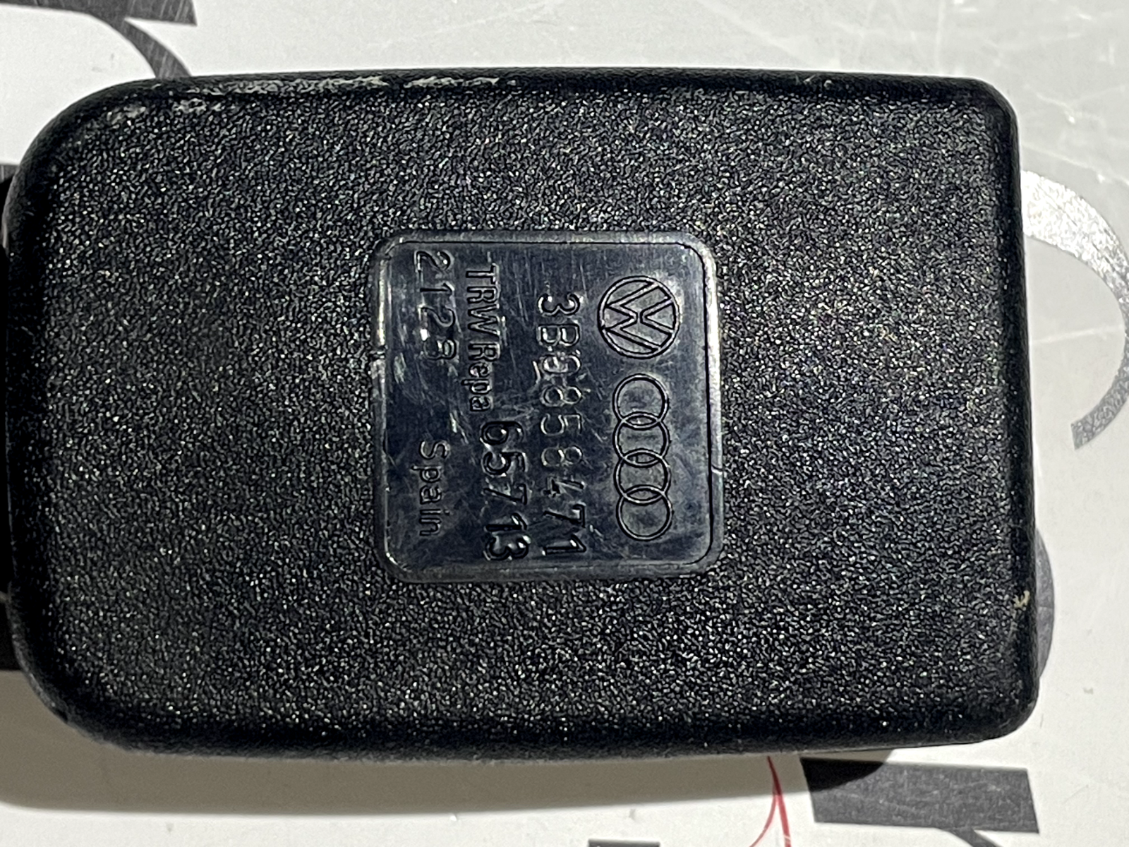 Fibbia Cintura di sicurezza Sx PASSAT - 3B0858471  detail 3