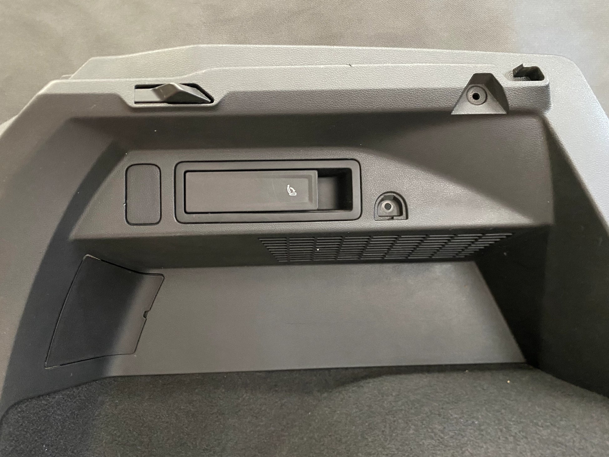 Rivestimento Pannello Laterale Bagagliaio Volkswagen Tiguan – Cod. 5NA867427 | Originale Usato 2