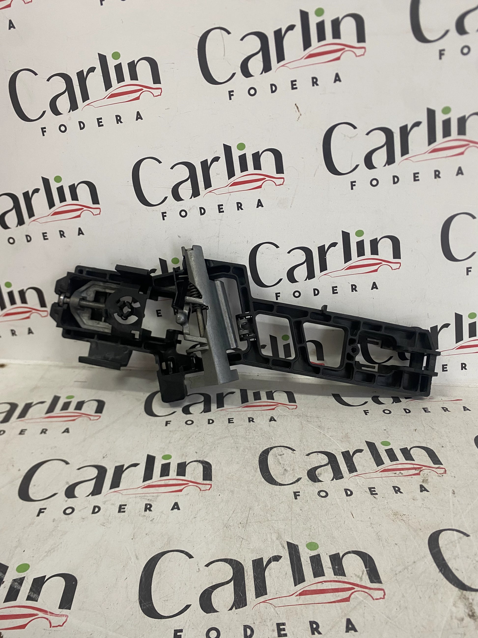 Supporto Maniglia Anteriore Destra FORD Fiesta 6ª Serie (2008–2017) – Cod. 8A61-A224A36 | Originale Usato 1