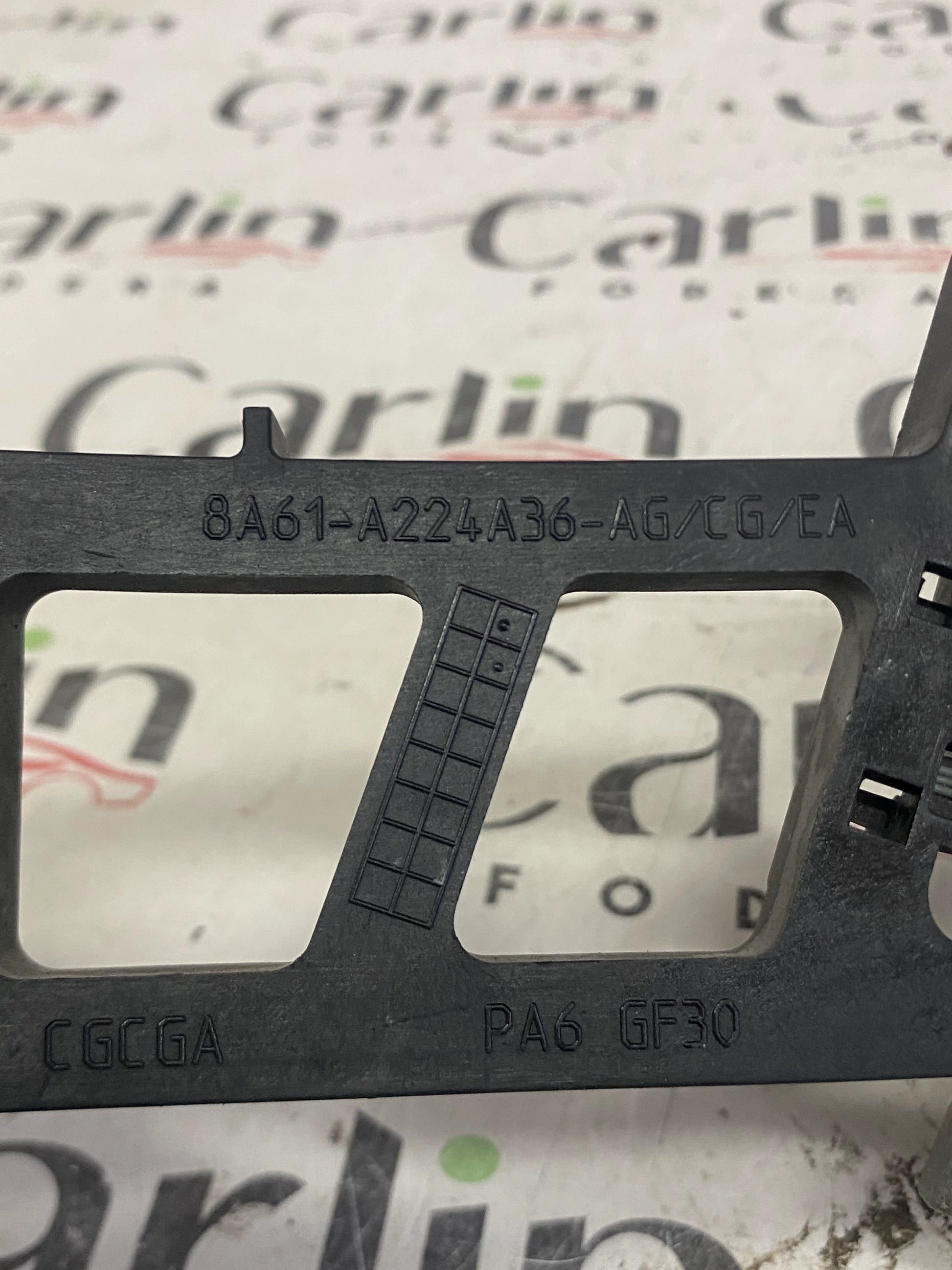 Supporto Maniglia Anteriore Destra FORD Fiesta 6ª Serie (2008–2017) – Cod. 8A61-A224A36 | Originale Usato 6