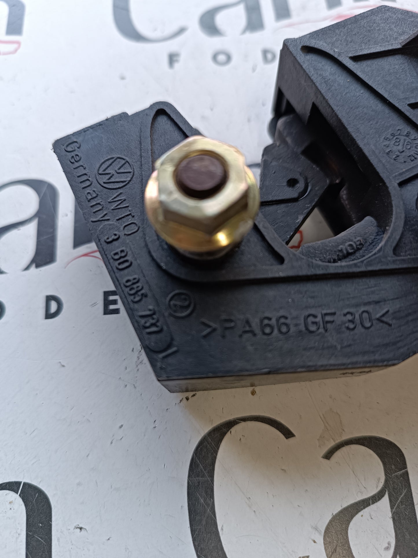 Volkswagen Passat 380885737, B5 1996.08 - 2000.11 – SERRATURA BLOCCAGGIO SEDILE POSTERIORE