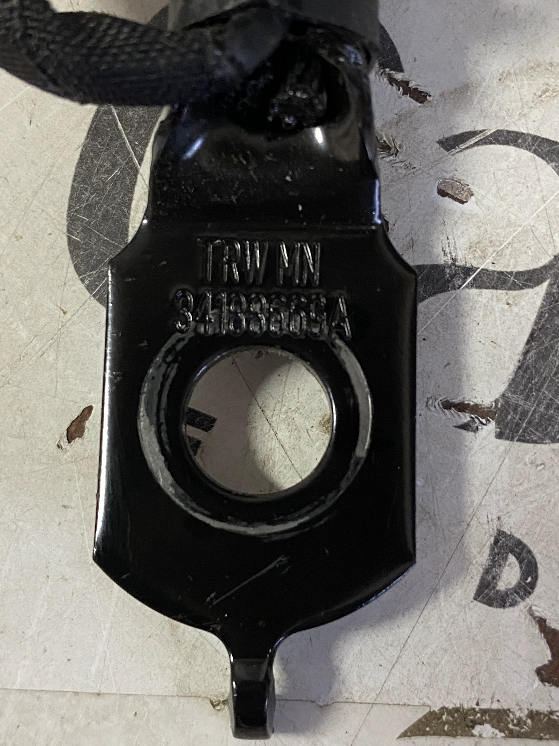 Fibbia Cintura Sicurezza Anteriore Sinistra VW Tiguan 2019 – Cod. 34188669A | Ricambio Originale Usato 4