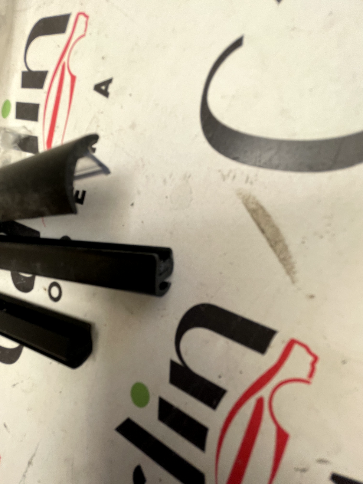 Kit Guarnizione Parabrezza Citroen AX 3 Pezzi code detail 4