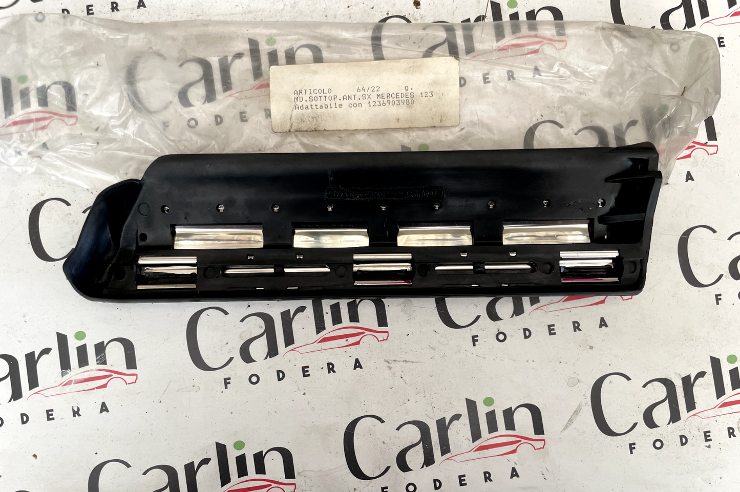 Modanatura Inferiore Sinistra Parafango Mercedes W123 - 1236903980 detail