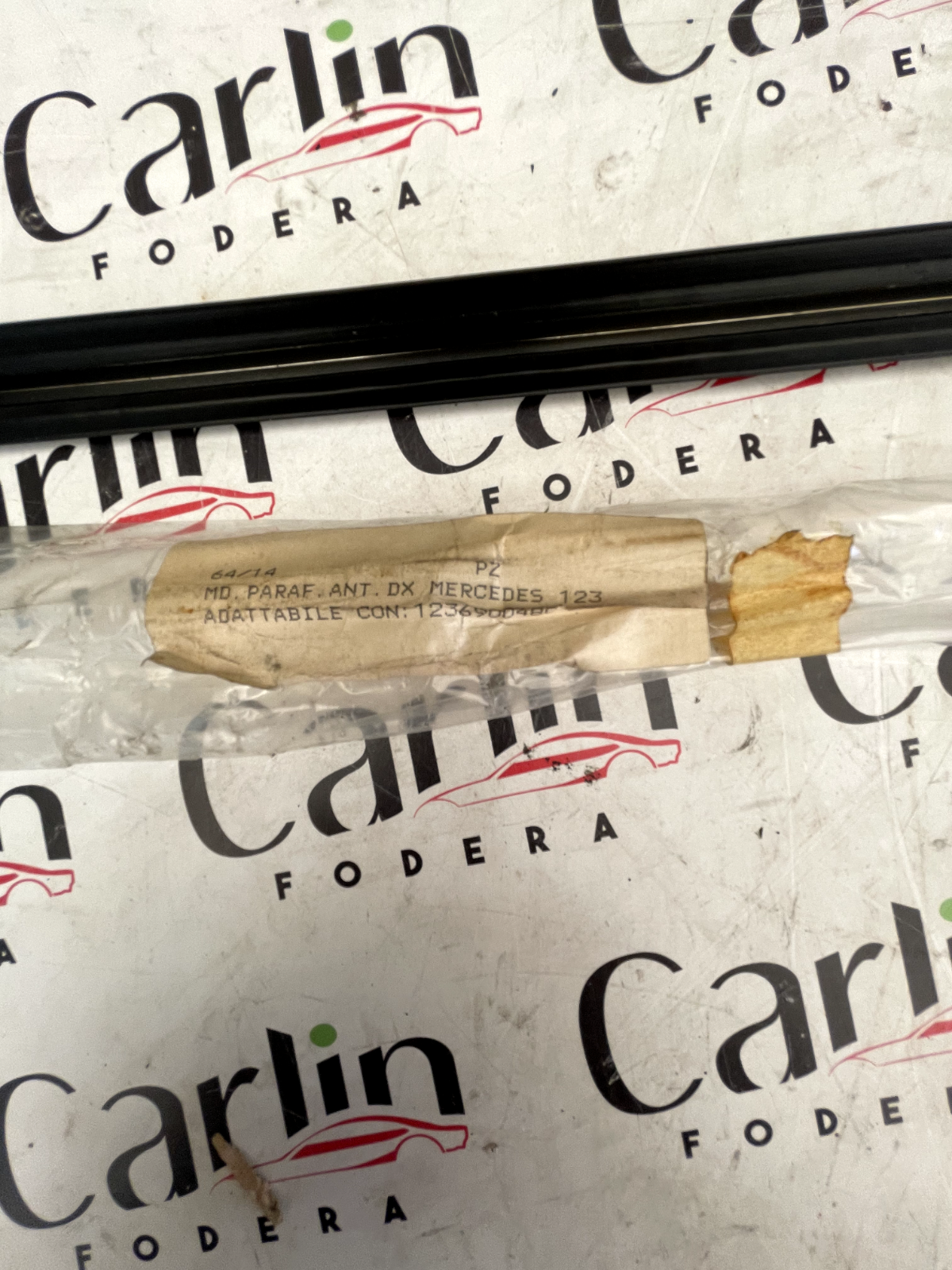 Modanatura Originale Mercedes 123 - Codice 1236900480 detail code