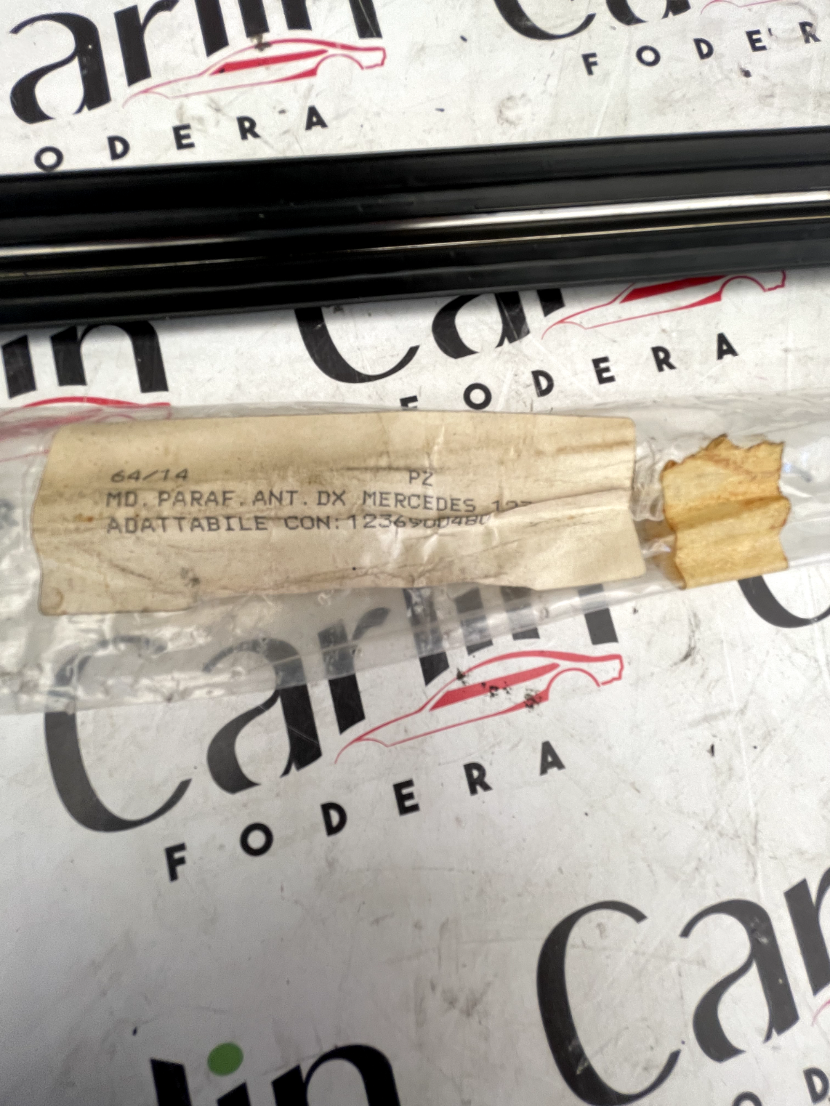 Modanatura Originale Mercedes 123 - Codice 1236900480 detail code 2