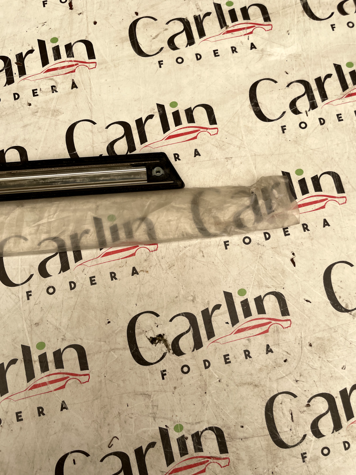 Modanatura Paracolpi Porta Posteriore Mercedes W201 detail 2