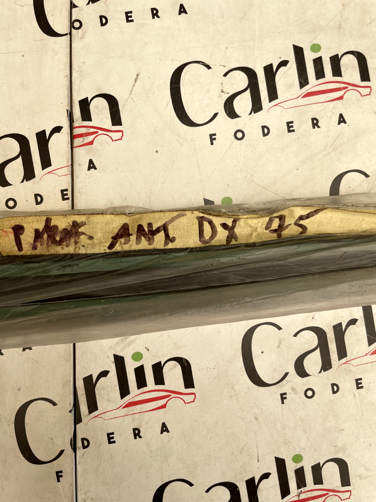 Modanatura Parafango Anteriore DX Alfa Romeo 75 detail 2