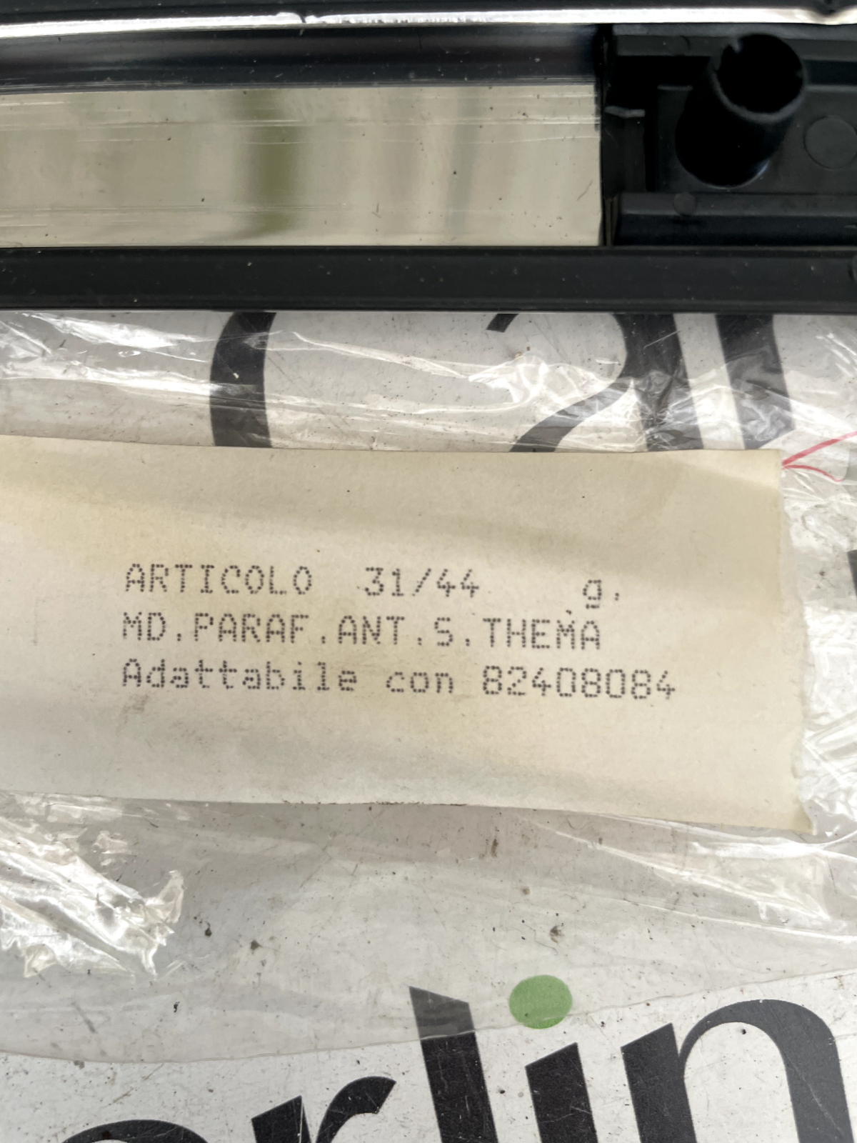 Modanatura Parafango Anteriore Sinistra Lancia Thema 82408084 detail