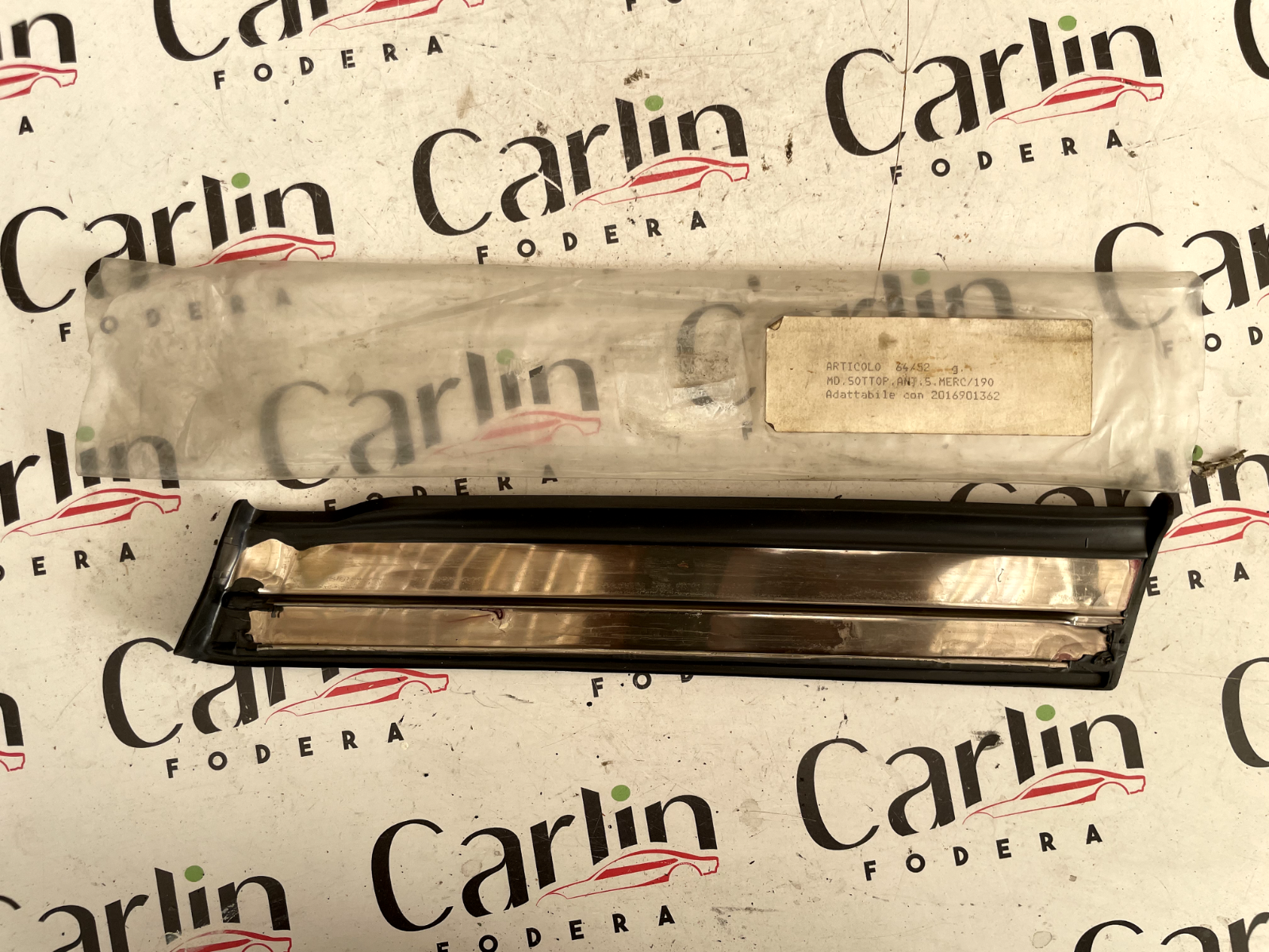 Modanatura Parafango Anteriore Sinistra Mercedes 190 W201 detail