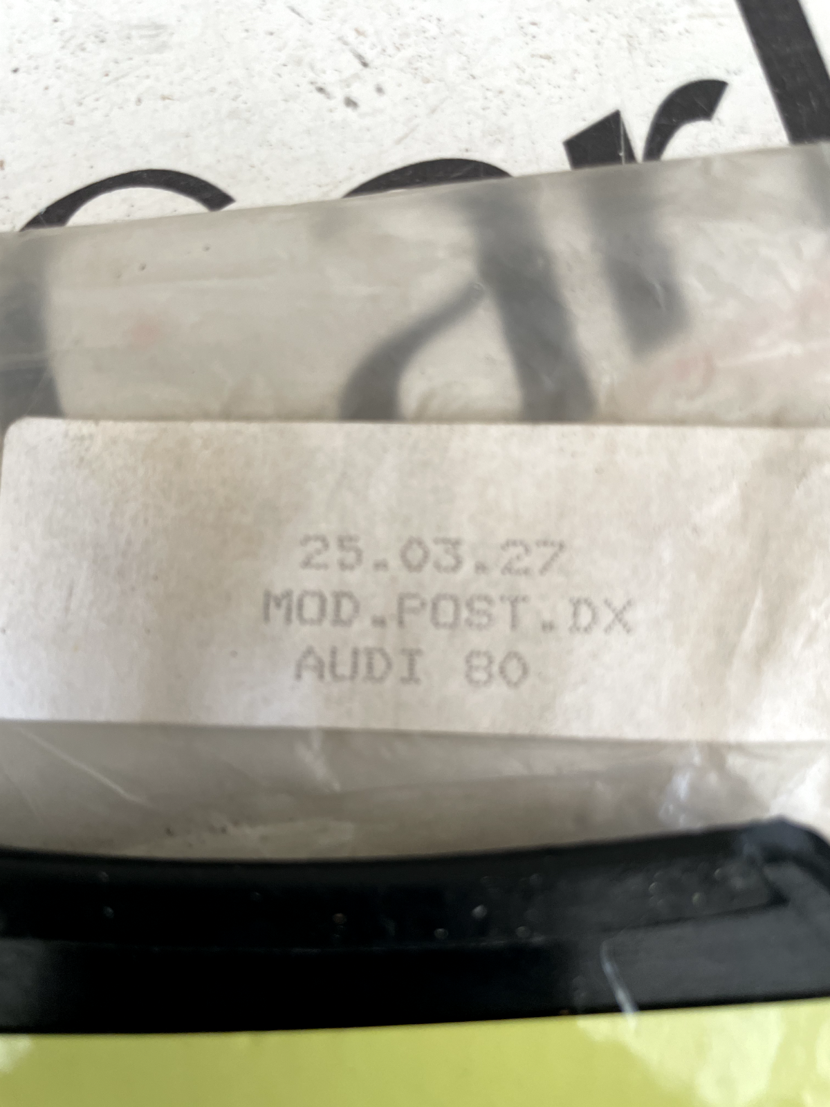 Modanatura Parafango Posteriore Dx Audi 80/90 '87 893853983H3FA detail