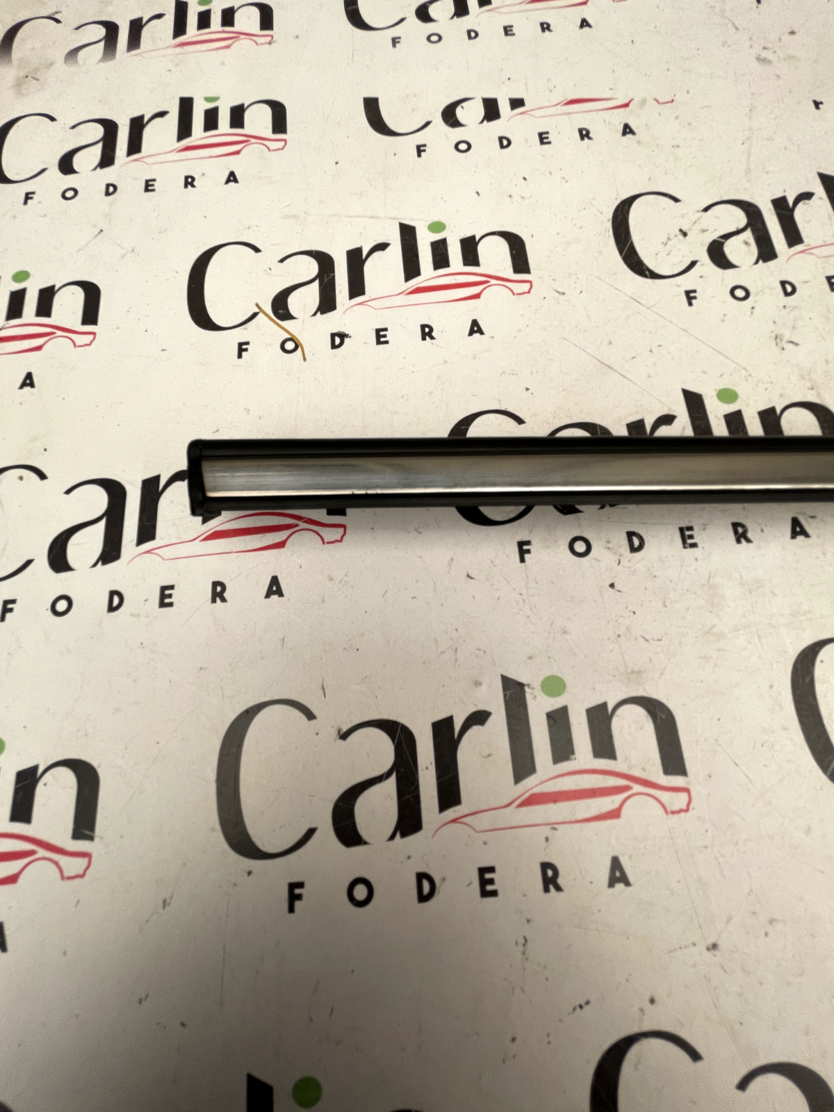 Modanatura Parafango Posteriore Mercedes 123 - 1236901080 detail