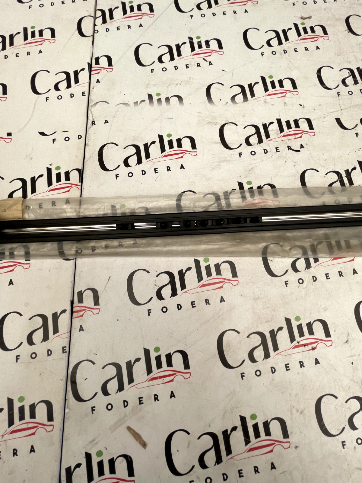 Modanatura Parafango Posteriore Mercedes 123 - 1236901080 detail 3