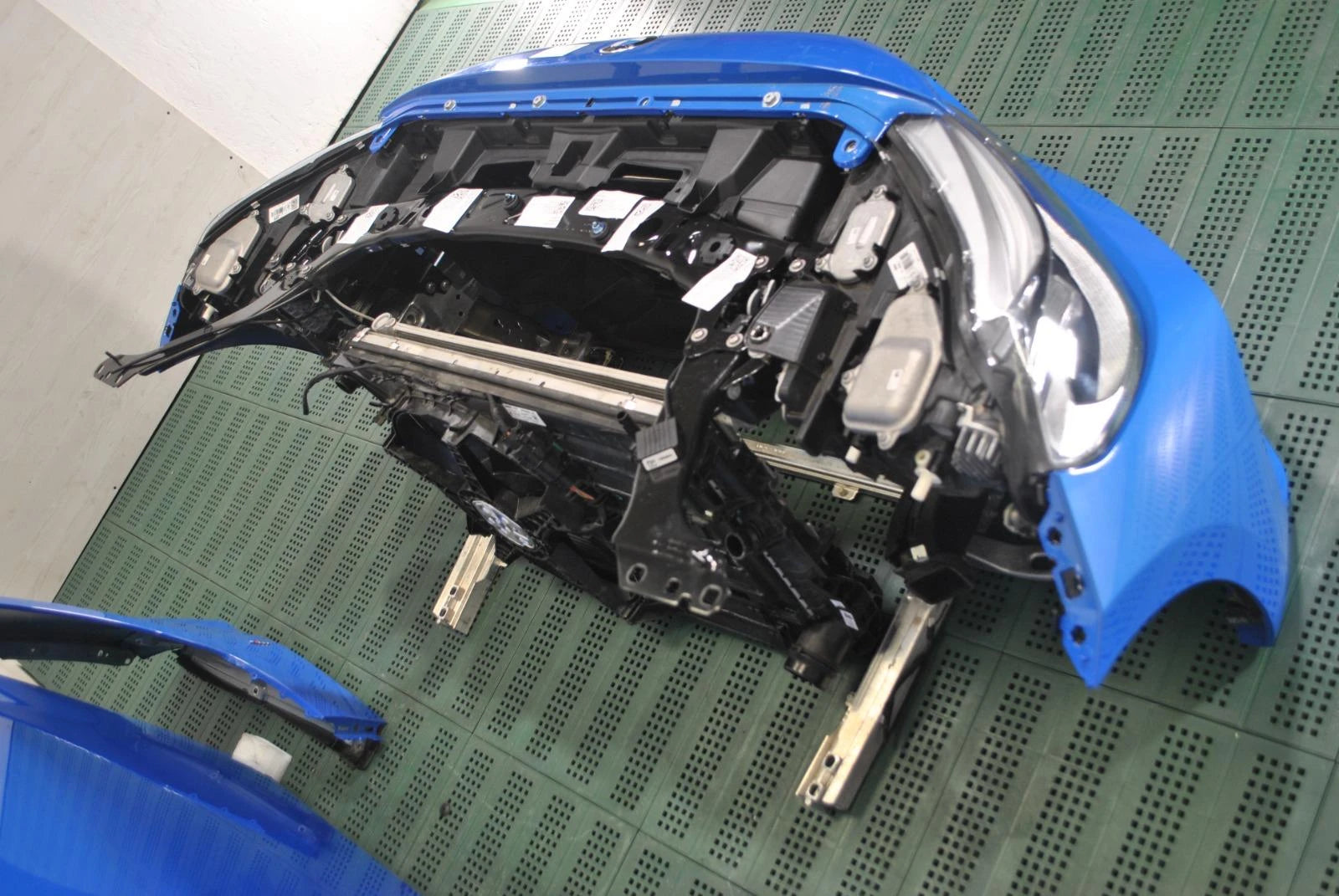 Musata Frontale BMW Serie 1 F529