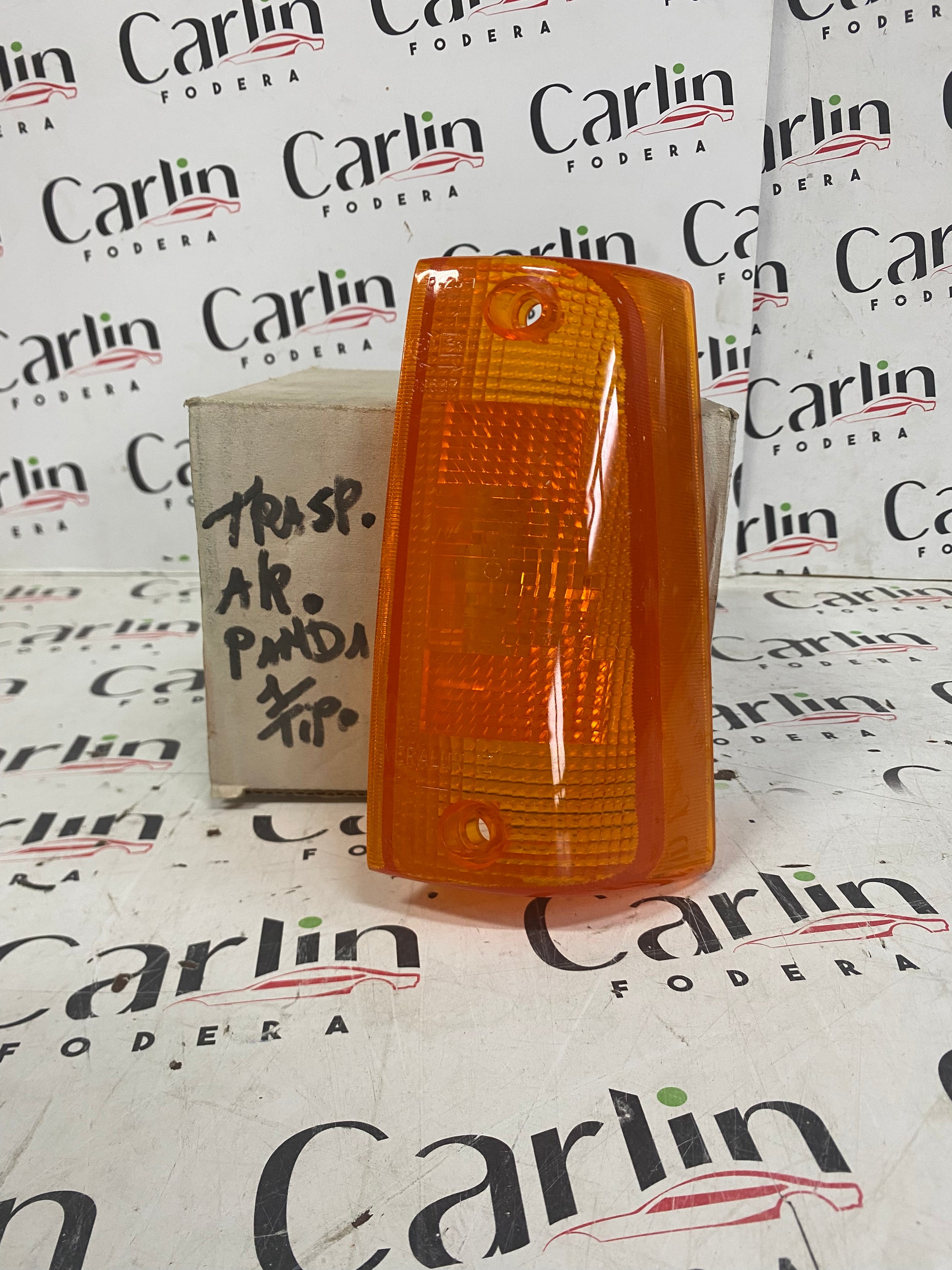 PLASTICA FANALINO FRECCIA ANTERIORE SINISTRO NUOVA – FIAT PANDA 141