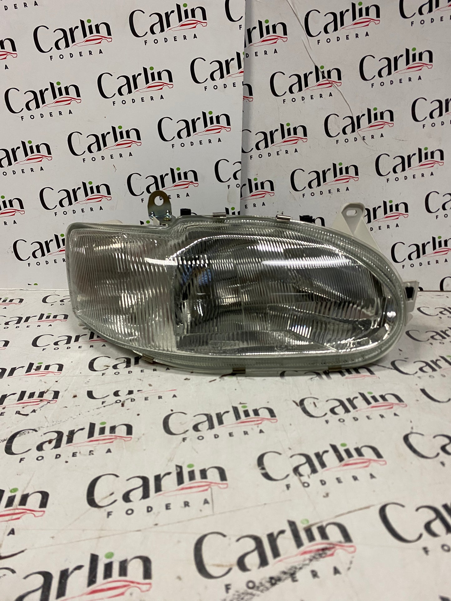 PROIETTORE DESTRO – FORD ESCORT 1995 – COD. 085745 / 24294500