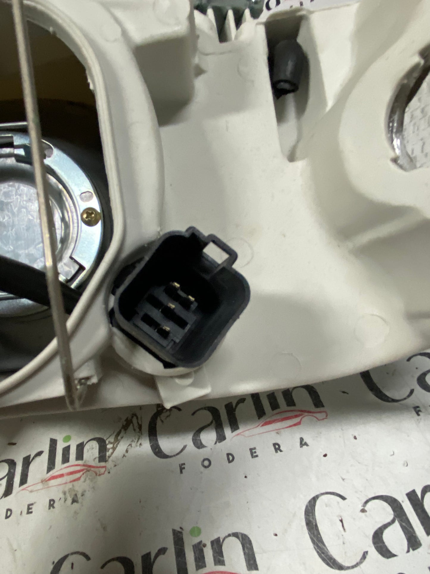 PROIETTORE DESTRO – FORD ESCORT 1995 – COD. 085745 / 24294500 7