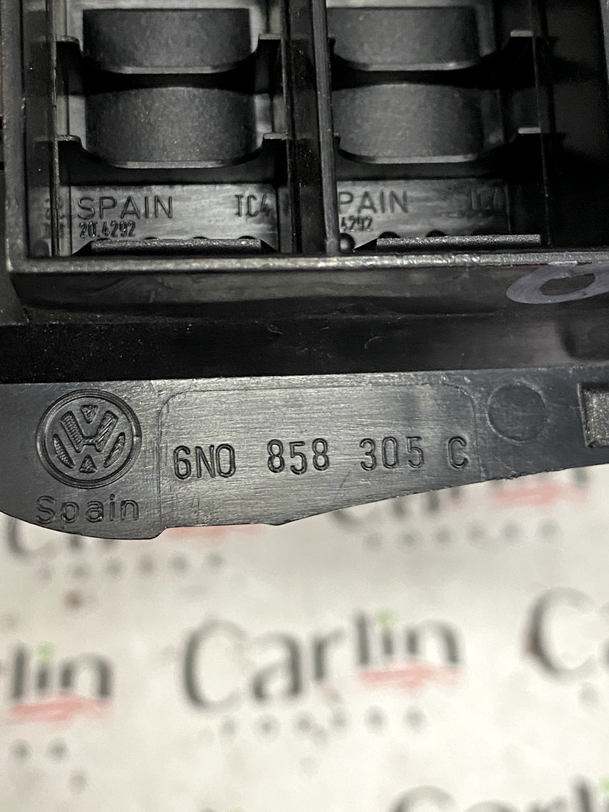 Image #3aRivestimento Autoradio Volkswagen Polo (2001) 6N0858305C detail 2