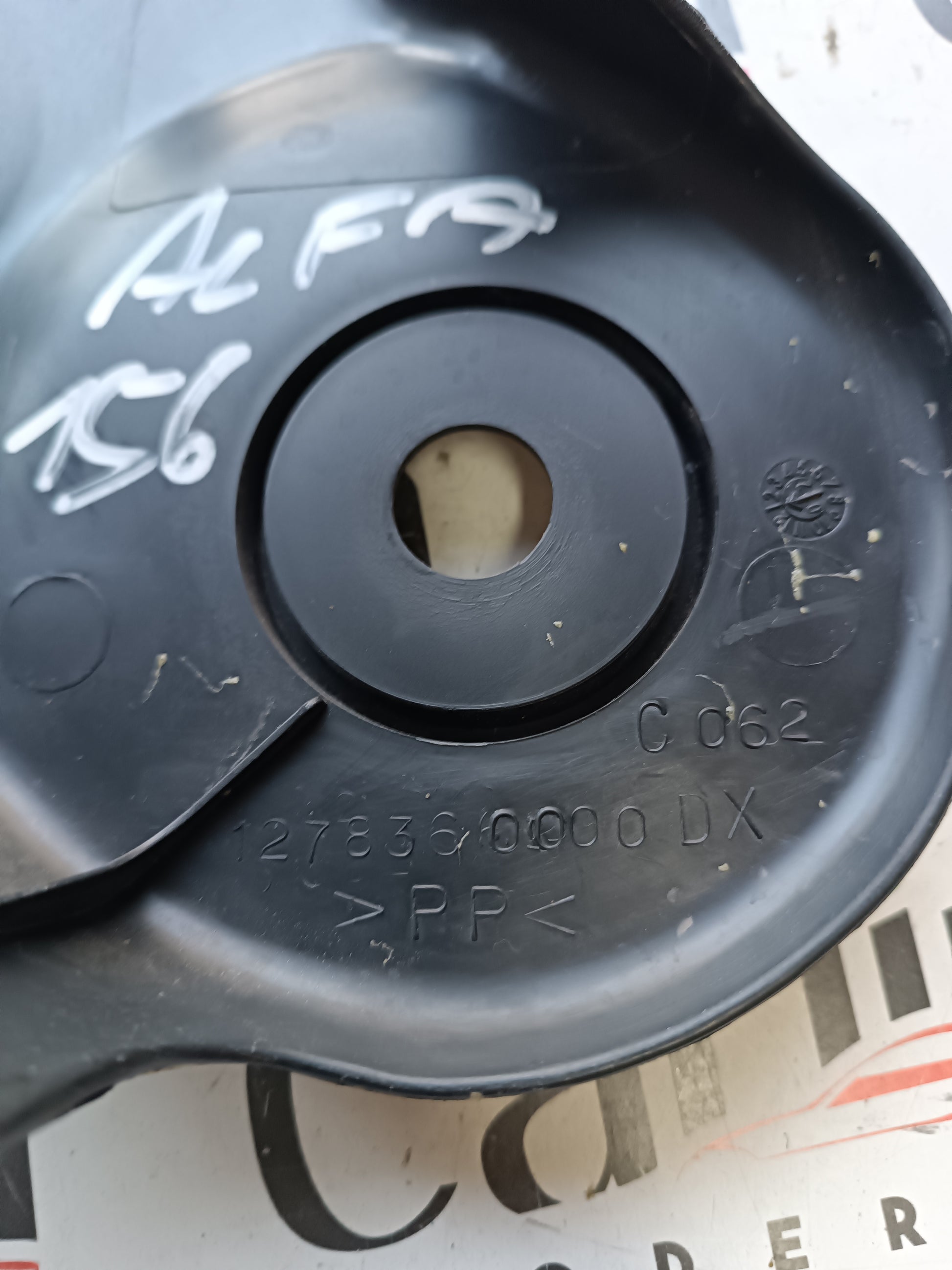 Rivestimento Laterale Sedile Anteriore DX Alfa Romeo 156 detail 2