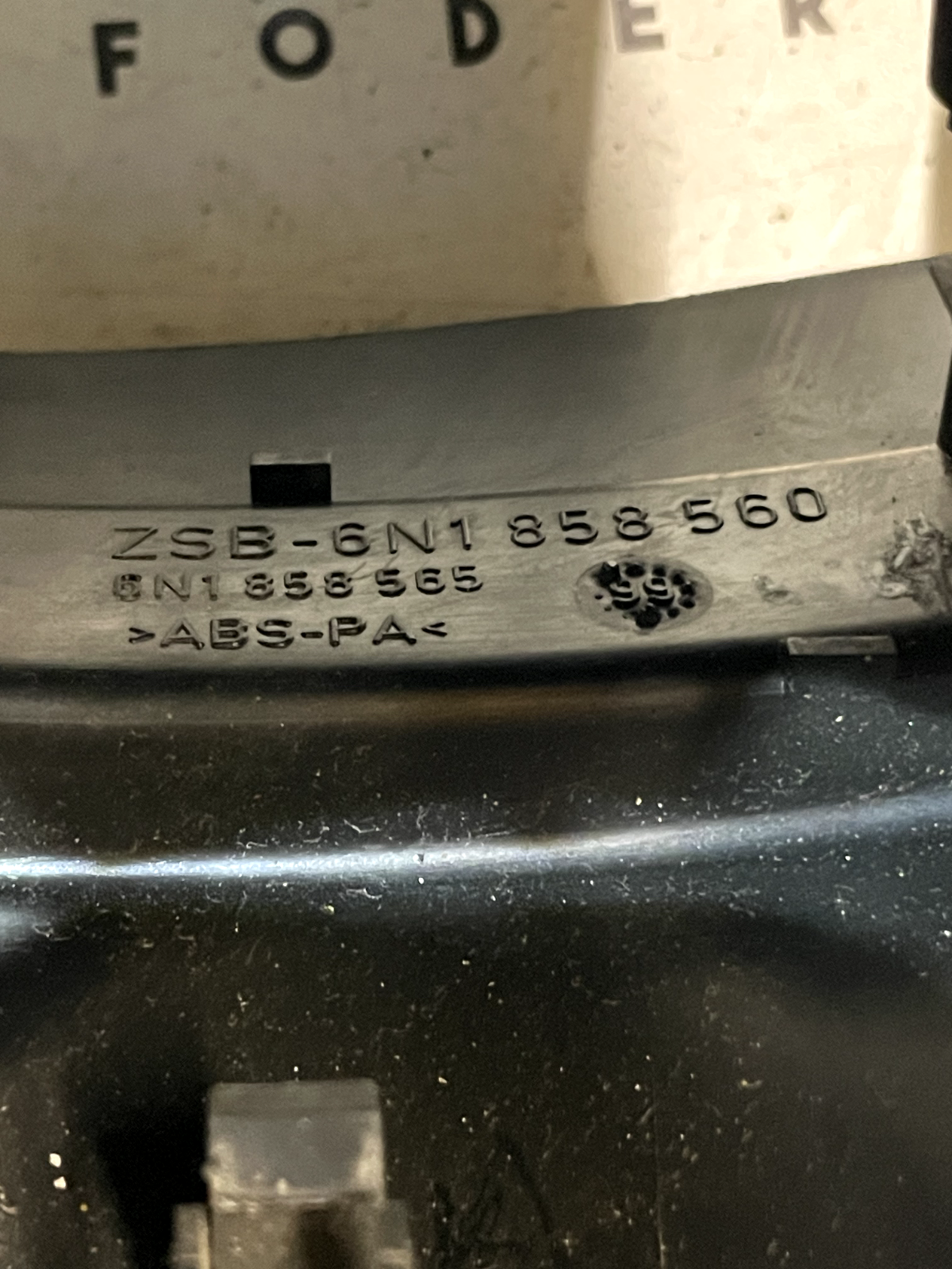 Rivestimento Piantone Sterzo Volkswagen Polo 6N1858560 detail 3