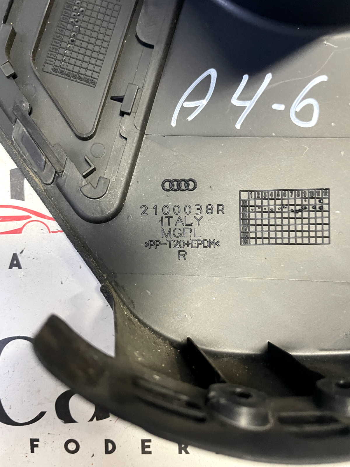 Rivestimento Sedile Anteriore Dx Audi A4/A6/A8 8E0882328 detail 2