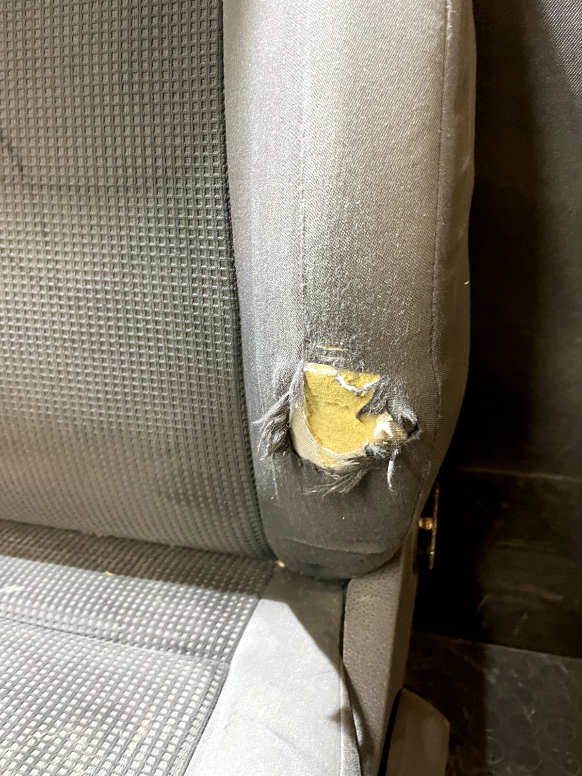 Sedile Anteriore Sinistro VW Polo Strappato 6R4881045R detail