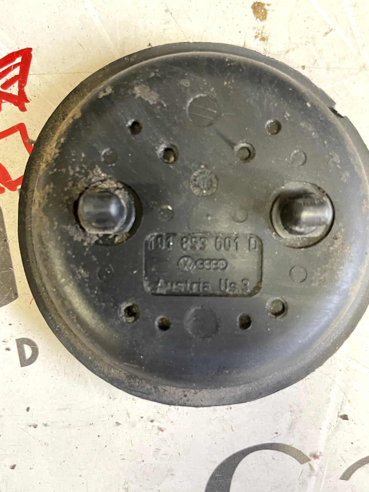 Stemma Volkswagen Golf 1 Posteriore - 191853601B detail 2