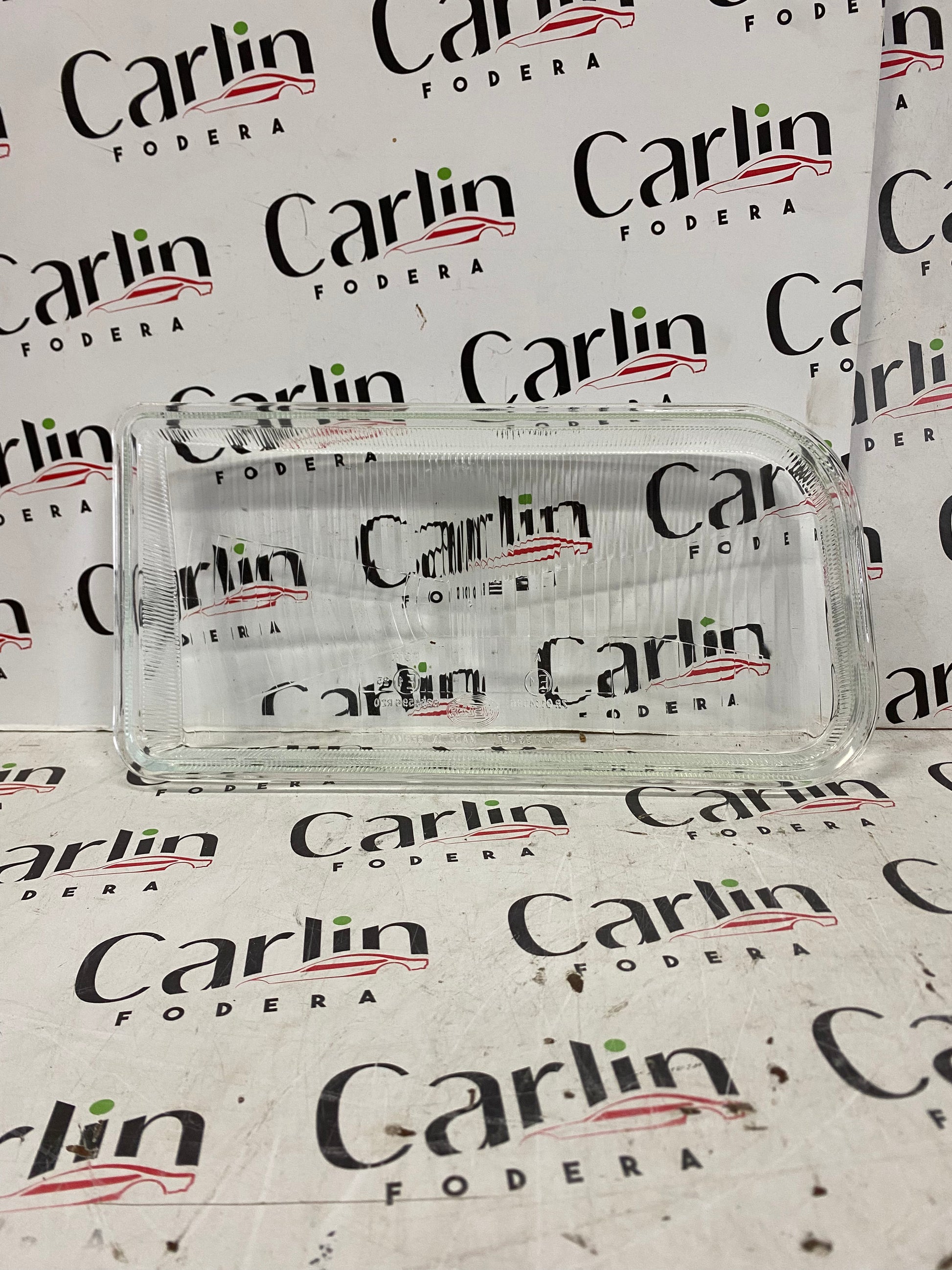 Vetro Faro Sinistro HELLA 9ES133467001 per VW Passat 2