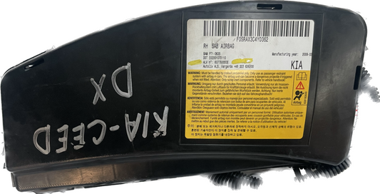 607793000E SEDILE DESTRO KIA Cee'd 1° Serie (0612) 1499767