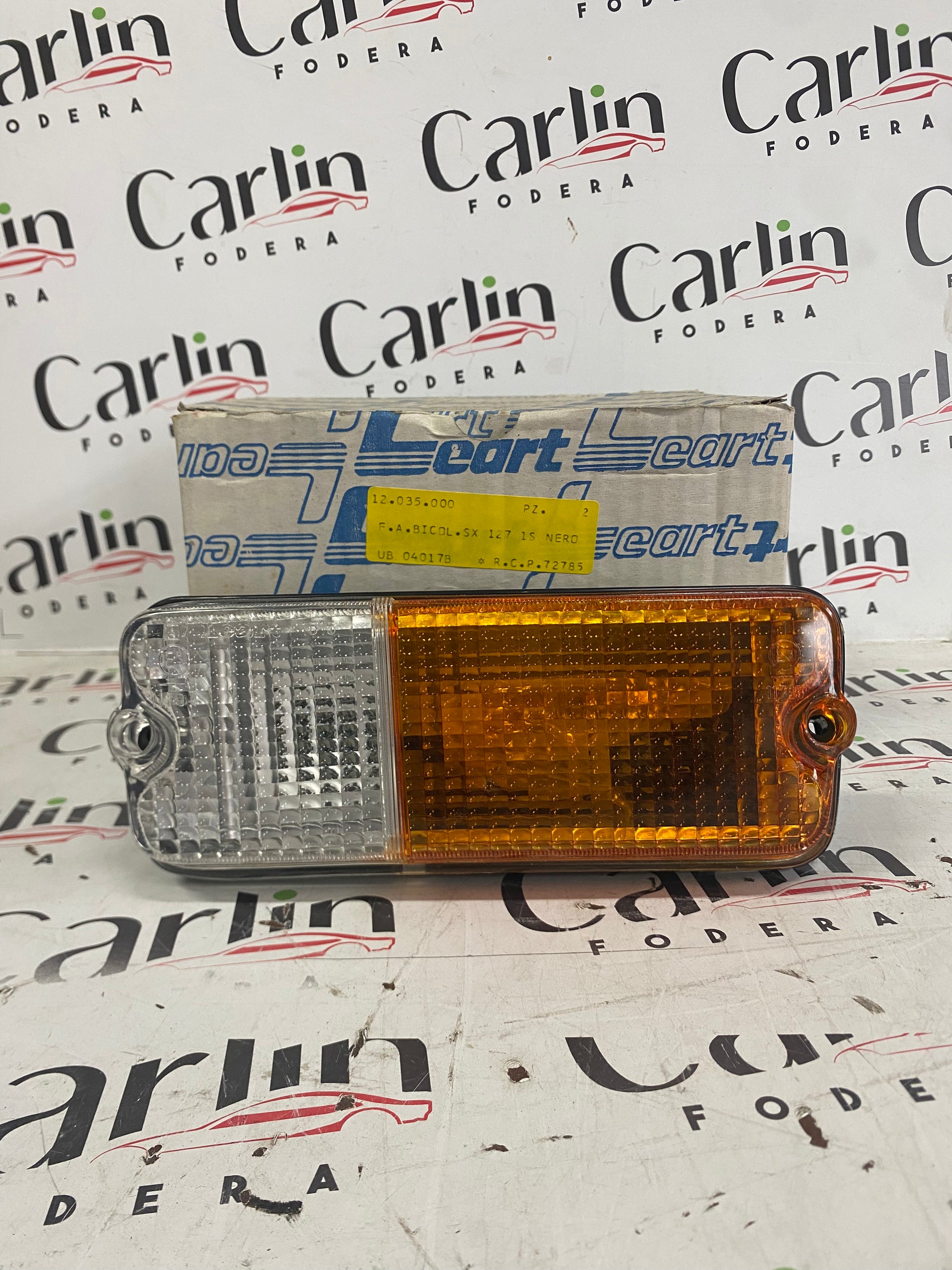 FANALINO ANTERIORE SINISTRO BICOLORE – FIAT 127 1ª SERIE – 12035000