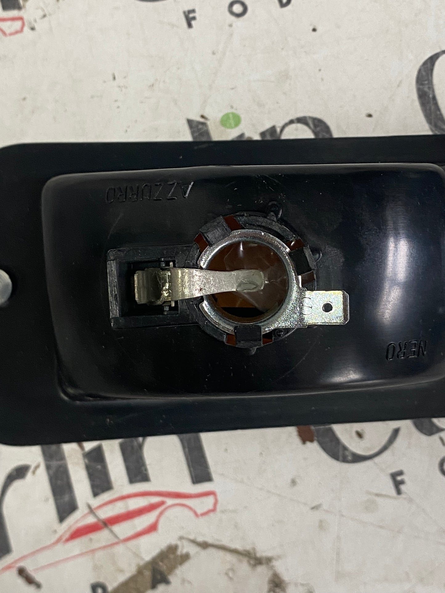 FANALINO ANTERIORE SINISTRO BICOLORE – FIAT 127 1ª SERIE – 12035000 6