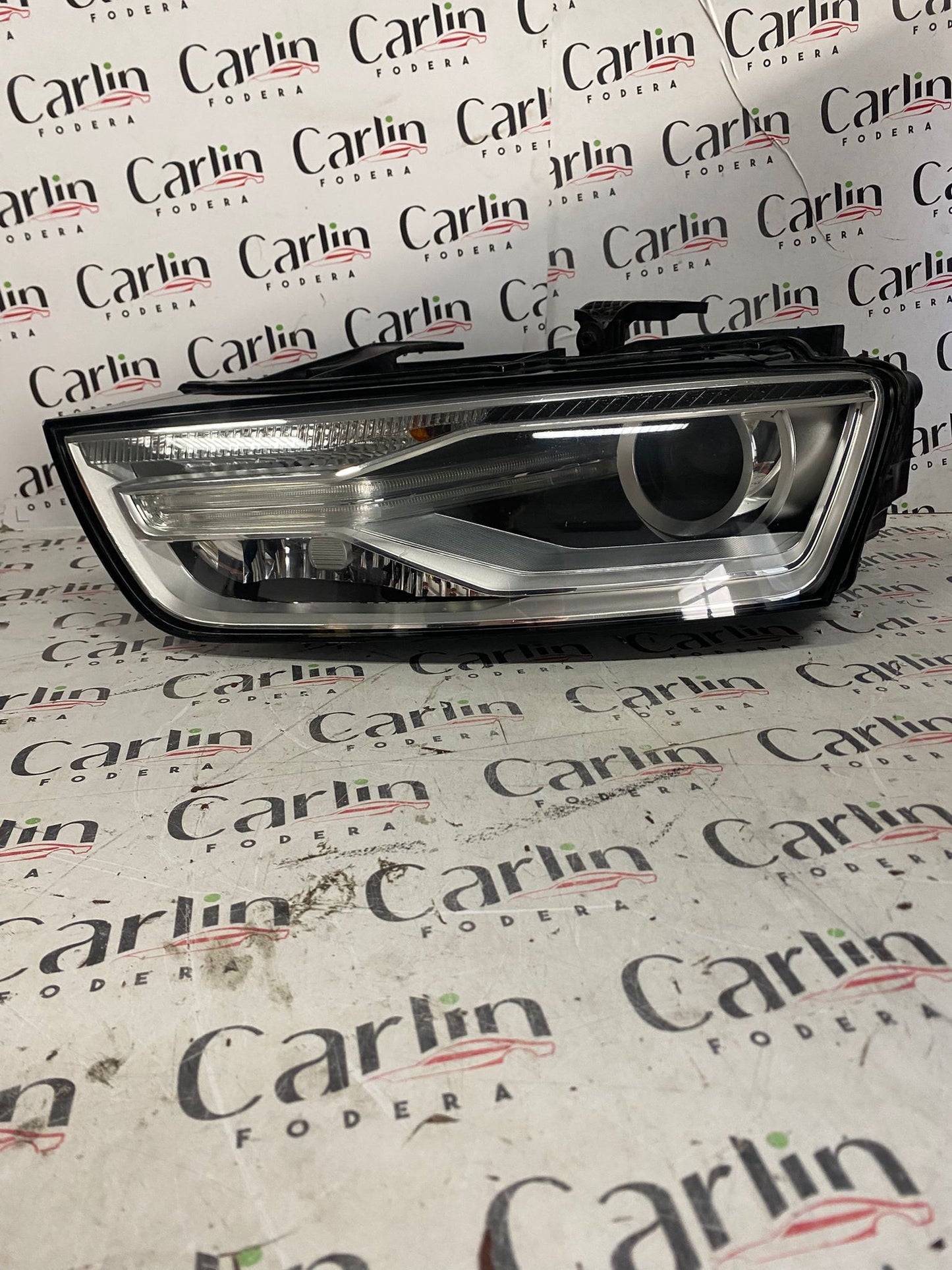 Faro Sinistro Audi Q3 (8UB, 8UG) – OEM 8U0941005C – Xenon