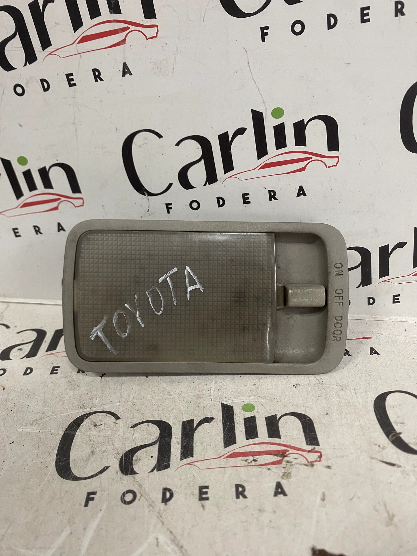 Plafoniera Interna Toyota Corolla / Yaris [8124005030]