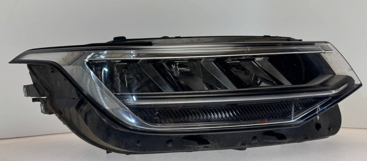 Tiguan 2022 Cofano/Paraurti completo/ griglia anteriore/ Faro DX