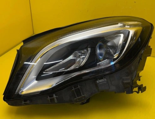 Salve, mi servirebbe fanale sx Mercedes gla x156