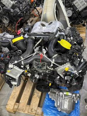 È appena arrivato un altro motore BMW N63B44D nuovo